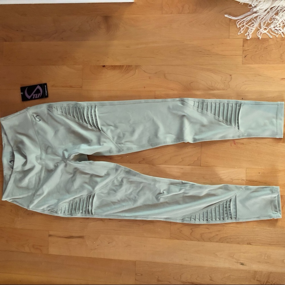 TLF workout leggings